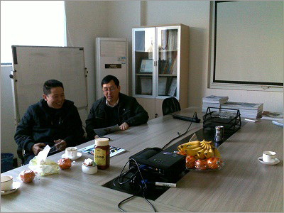 何總和其他企業(yè)交流員工管理